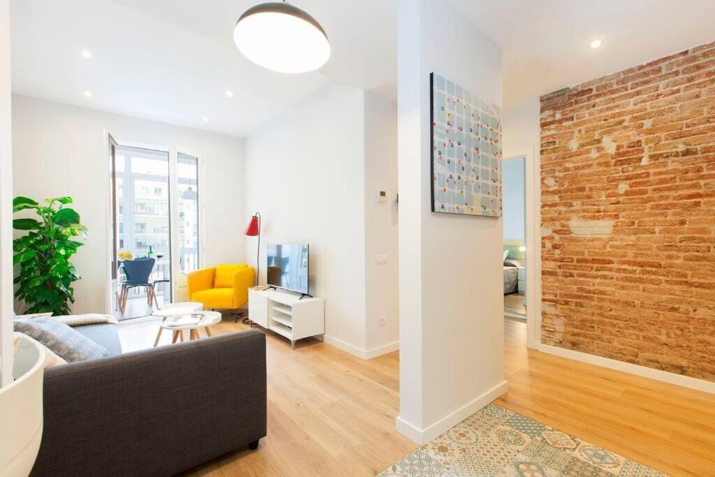 Beautiful 4Bd 4Ba Apartment In Eixample District Barcelona Exterior photo